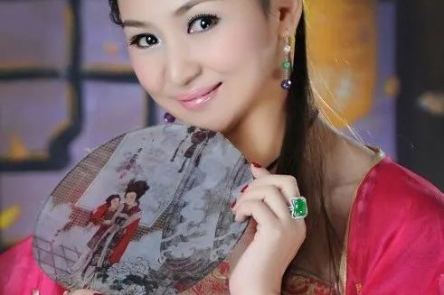 女人最好的活法：是活成自己_自信