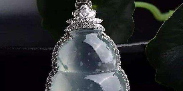 珠宝搭配攻略：你要知道必要的一些珠宝色彩的搭配技巧2